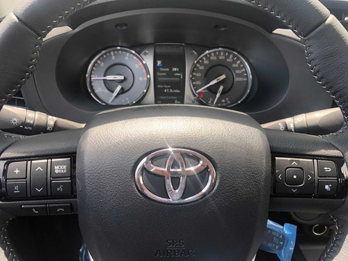 Toyota Hilux 2.8 Cd Srv 177cv 4x2 At