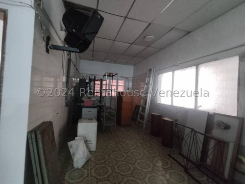 Casa Comercial En Venta En Los Rosales