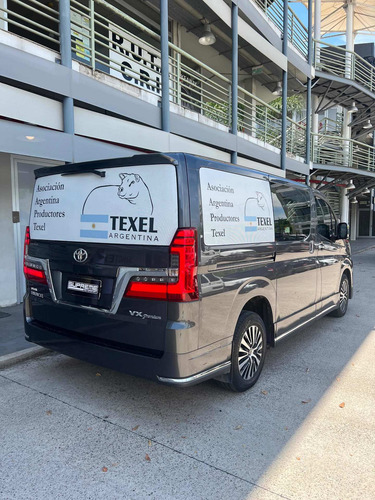 Imagen 9 de 12 de Toyota Hiace 2022 2.8 Tdi Wagon 6at 10a