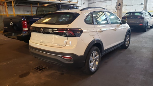 Imagen 2 de 17 de Vw Nivus 170 Tsi Caja Manual 2022 0km En Stock Disponible