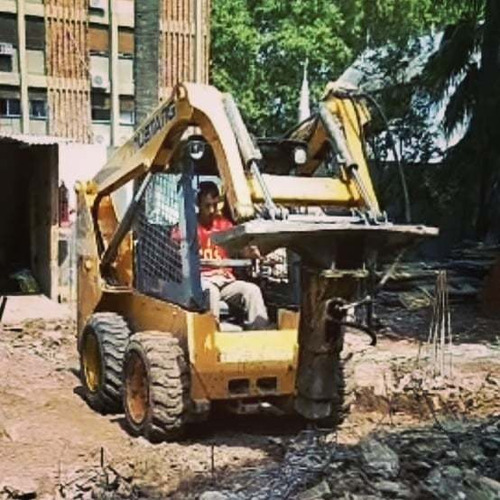 Imagen 2 de 4 de Alquiler Maquinaria Vial - Demolición - Excavación