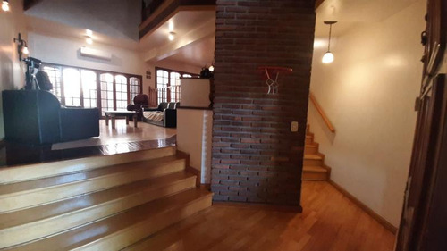 Casa En Venta - 3 Dormitorios 5 Baños 1 Cochera - 335mts2 - Villa Urquiza