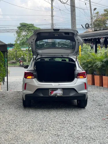Chevrolet Onix 1.0T Premier Hatch At