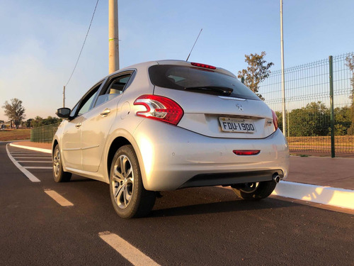 Imagem 2 de 8 de Peugeot 208 2015 1.6 16v Griffe Flex Aut. 5p
