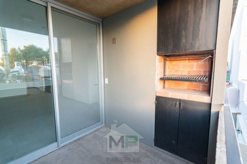Venta De Departamento 2 Ambientes Con Cochera En Villa Luro