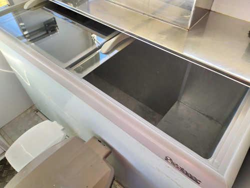 Imagem 5 de 15 de Vendo Trailer Food Truck Baú Reboque (400cm X 250cm X 200cm)
