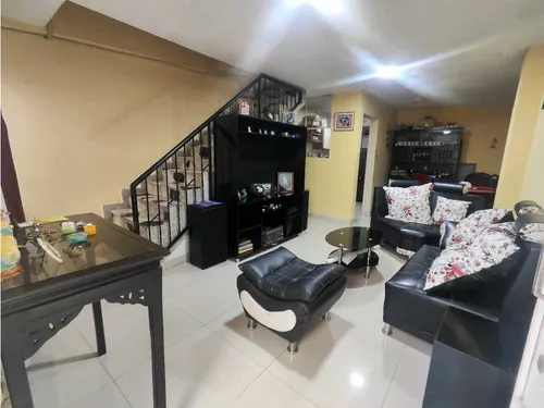 Quiroga: Casa De 3 Pisos + Terraza/ Opción Apartamento Independiente