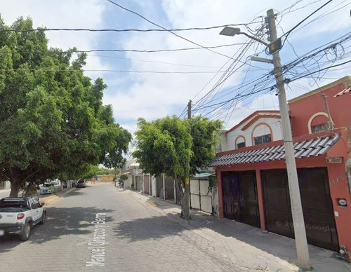 Casa En Recuperacion En La Colonia Residencial Tecnologico Gto. Sh05