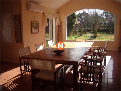 Casa En Venta Y Alquiler, Mansa, Punta Del Este, 5 Dormitorios.- Ref: 205107