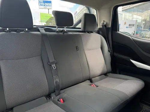 Nissan Np300 2020