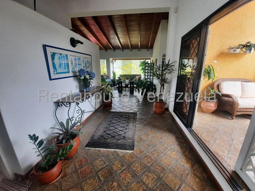 Bello Townhouse En Venta Ubicado En La Tahona 25-15574