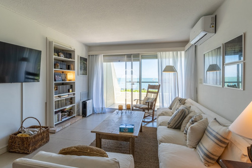Venta Apartamento En Lomo De La Ballena 3 Dormitorios, Punta Ballena - Ventisquero - Ref : Pbi2921