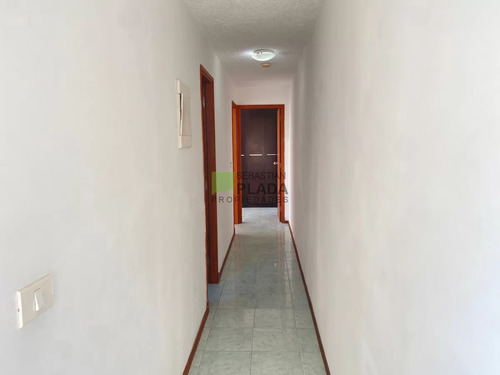 Apartamento De 2 Dormitorios En Alquiler En San Carlos