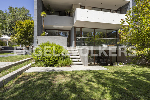 Departamento Triplex Con Jardín - Los Domínicos Antiguo
