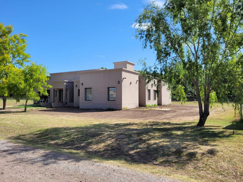 Casa En Venta. Uf 55. Barrio La Elina, Comarcas De Luján.