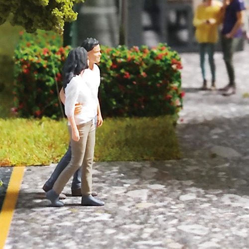 1:64 Escala Pareja Figura Pvc Personas Escenario Amarillo