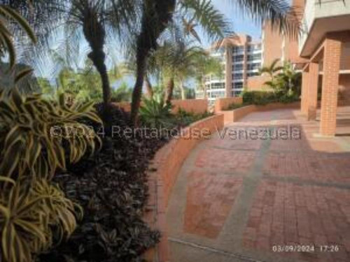  #24-21647  Hermoso Apartamento En Solar Del Hatillo 