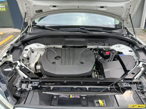 Volvo XC60 B5 MOMENTUM