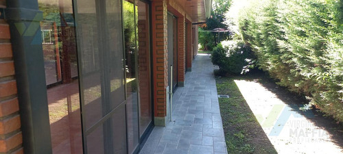 Venta De Importante Casa En Mapuche 10 Amb, Gran Lote Central Con Pileta