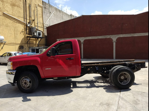 Imagen 5 de 8 de Chevrolet Silverado 2013 6.0 3500 Chasis Cabina Wt Mt