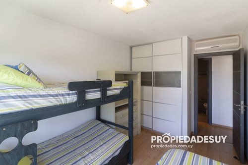 Imagen 21 de 30 de Departamento De 2 Dormitorios Y 2 Baños En Alquiler Anual En Punta Del Este