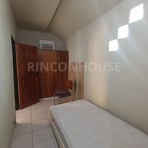 Habitación En Alquiler En La Av Aragua, Maracay