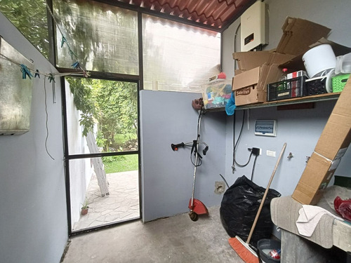 Venta De Casa De Un Piso En Baspul De 3 Recámaras, Semi Amueblada