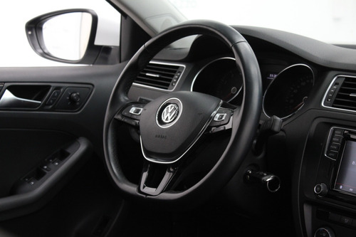 Volkswagen Vento Luxury 2.5 2016 La Plata 915