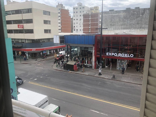 Imagen 8 de 30 de Apartamento En Venta En Montevideo. Excelente Punto! 18 De Julio Y Roxlo