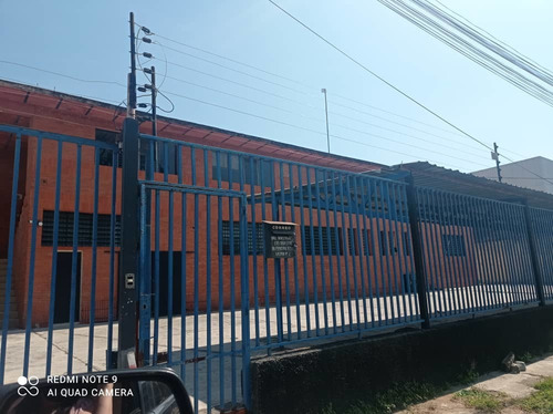 Imagen 8 de 8 de Yohandys Vende Galpon Industrial En La Urb Los Criollitos