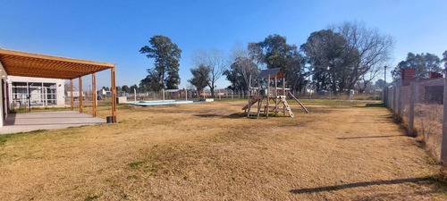 Imagen 12 de 17 de Excelente Casa Tipo Quincho A La Venta - Cañuelas