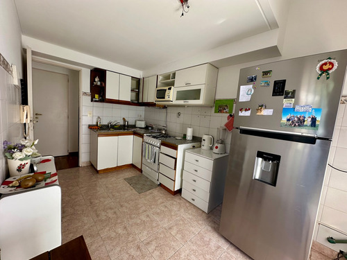 Casa En Venta En Martínez 5 Ambientes Con Cochera Y Jardín
