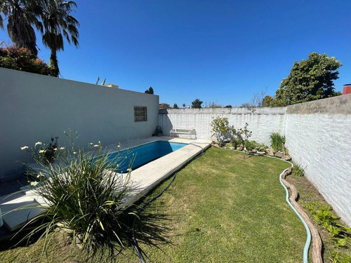 Imagen 9 de 13 de En Venta | Hermosa Propiedad Con 3 Dormitorios, Pileta Y Quincho En Moreno Sur | Sobre Calle Pedro Mena Al 300