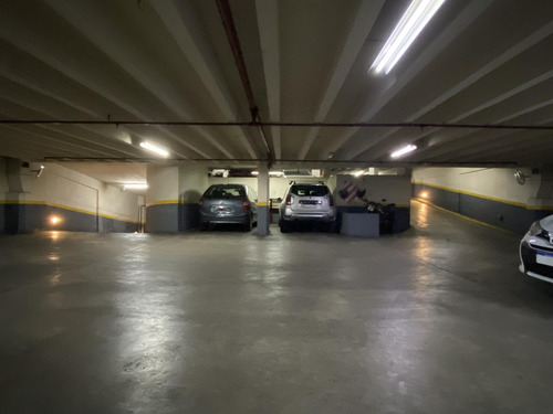 Venta Cochera Fija Y Cubierta De 12,34m², Cómoda Rampa, En Recoleta