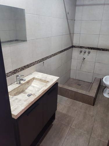 Ph En Venta - 2 Dormitorios 3 Baños - 72mts2 - Don Bosco, Quilmes