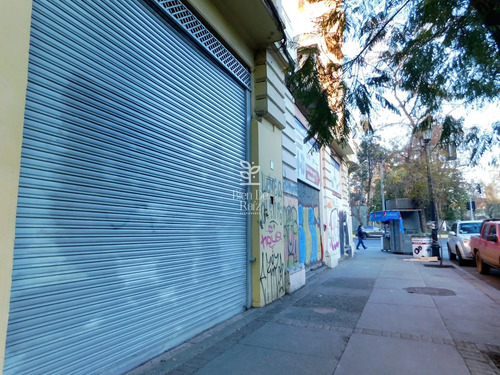 Amplio Local Comercial En Arriendo