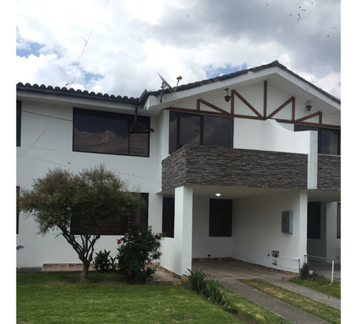 Hermosa Casa De Venta San Rafael (valle De Los Chillos) Negociable