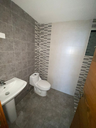 Imagen 19 de 20 de La Esperilla Apto. Nuevo, Piso 12 - 3hbs -3 Parqueos - Hermosa Vista Al Mar Y A La Ciudad - Área Social Con Lounge Bar Piscina Con Hidroterapia -gimnasio-spa De Masaje - Sauna- Área Infantil -salón