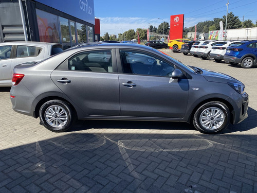 Kia Soluto 2025