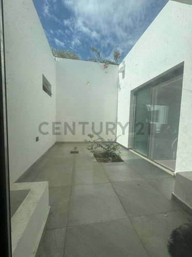 Venta De Casa En Barrio Los Peralitos, Chacras De Coria