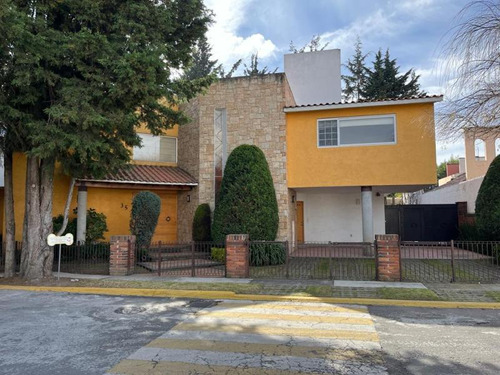 Casa En Venta En La Asunción, En Metepec, Estado De México