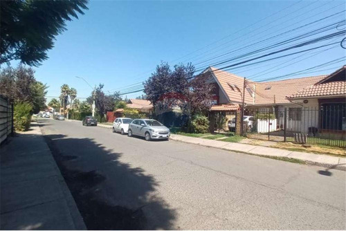 Linda Casa En Barrio Consolidado En Peñalolén