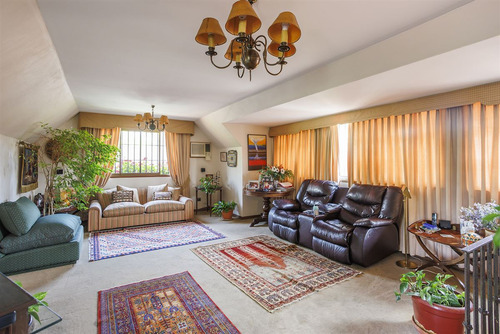 Casa En Venta De 5 Dorm., Los Dominicos, Plaza Las Condesas