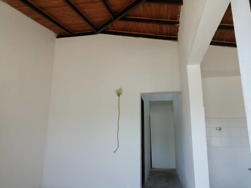 Imagen 7 de 14 de En Venta Casa Obra Limpia En Urb Privado Turmero 0412867688