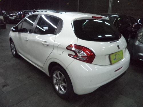 Imagem 10 de 15 de Peugeot 208 Allure 1.5 8v Flex 5p Completo Teto Dvd 2015 Bco