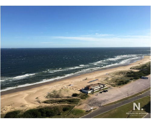 Espectacular Departamento En Venta Frente A Playa Brava, Torre Lobos