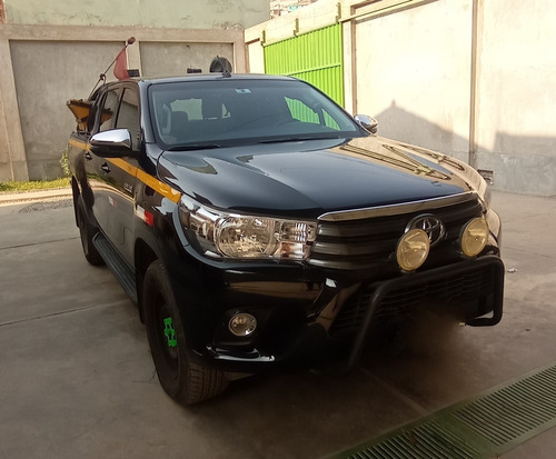 Alquiler De Camionetas Pick Up 4x4 Toyota Hilux Y Minivan