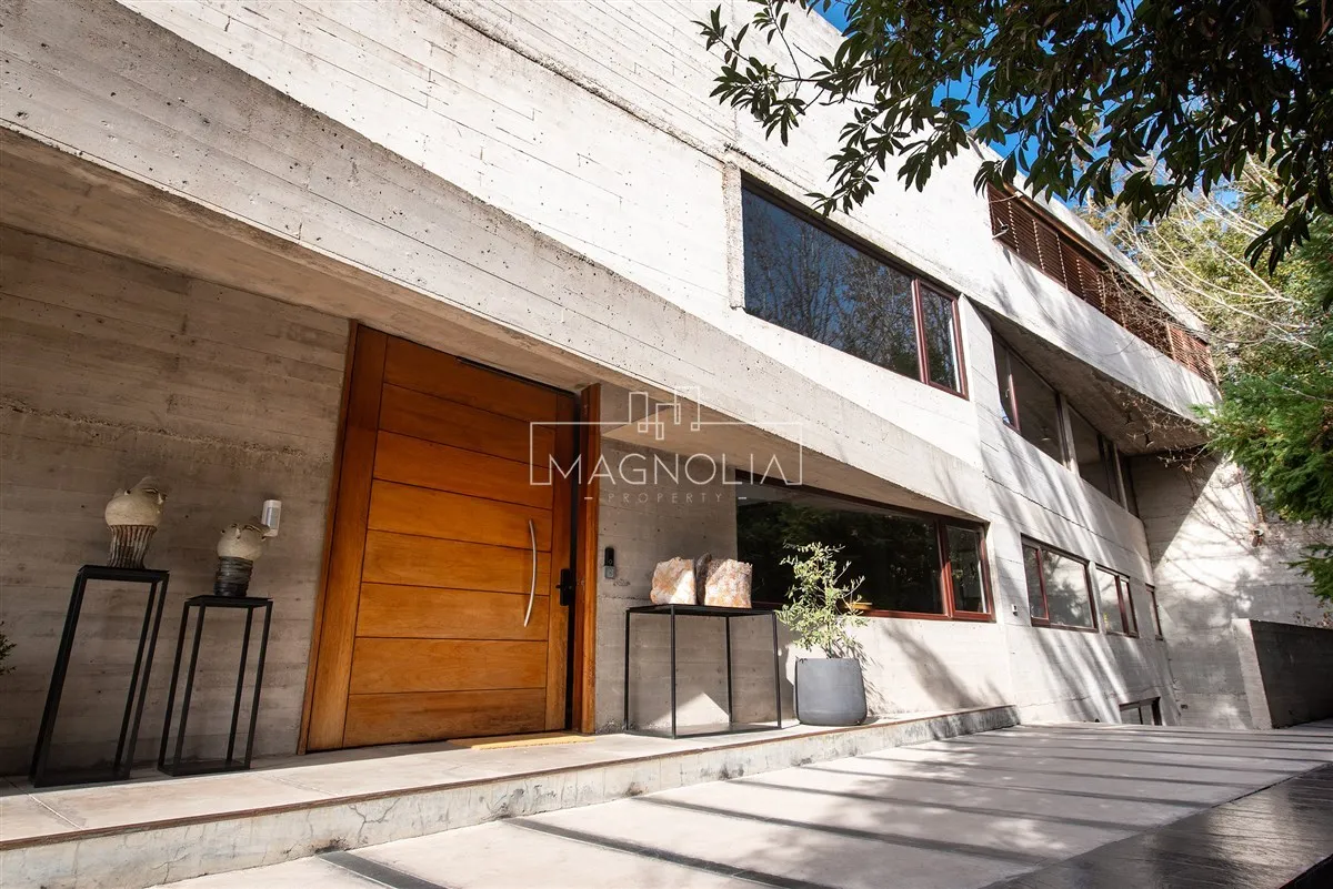 Imagen 2 de 29 de Casa En Venta De 5 Dorm. En Lo Barnechea