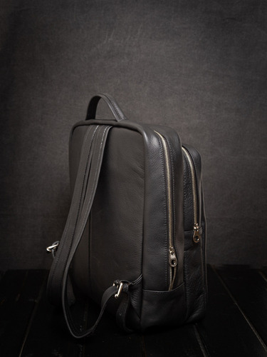Mochila Porta Notebook Cuero Vacuno Artesanal Cierre Color Negro