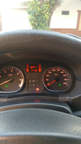 Imagen 10 de 15 de Renault Duster 1.6 4x2 Confort Plus 110cv 2013
